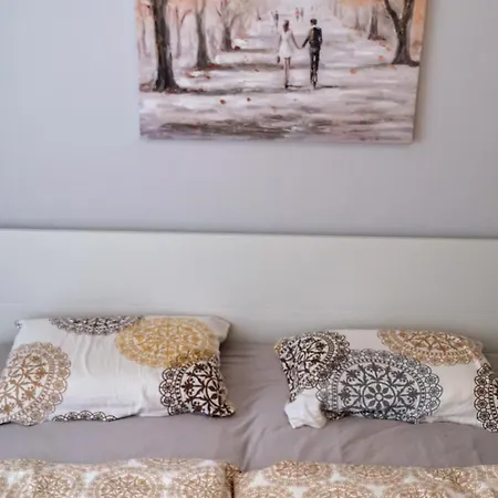 U Areny Mozartova Apartmán *
